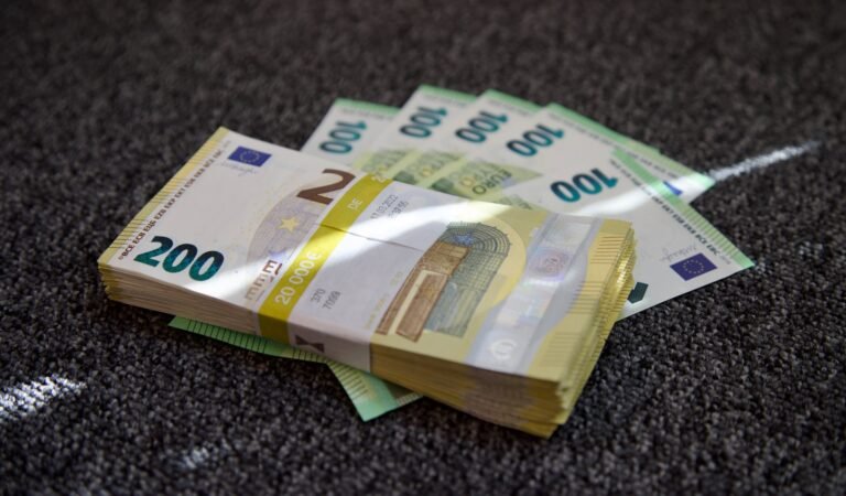 Dupla plaća u Austriji: Istina i Mitovi